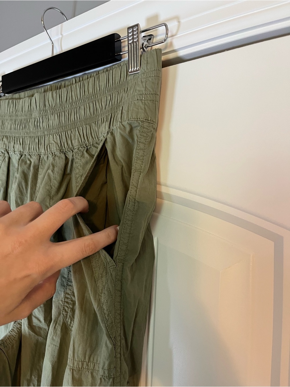 Aerie Easiest Cargo Pant Olive Green Size Small NWT - Picture 5 of 10